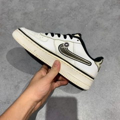 NIKE AIR FORCE 1 LOW NBA WHITE BLACK AR0734-100 SIZE 36.5 GIÀY 2HAND CHÍNH HÃNG PVN20674