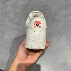 (WMNS) Nike Air Force 1 '07 Essential 'Summit White Solar Red' CT1989-101 SIZE 38 GIÀY 2HAND CHÍNH HÃNG PVN20709