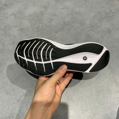NIKE AIR ZOOM WINFLO 8 'BLACK WHITE' CW3421 005 SIZE 36.5 GIÀY 2HAND CHÍNH HÃNG PVN20842