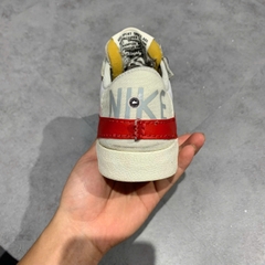 NIKE BLAZER LOW '77 JUMBO 'WHITE UNIVERSITY RED' DQ8769 100 SIZE 42.5 GIÀY 2HAND CHÍNH HÃNG PVN20429