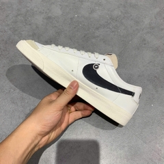 NIKE BLAZER LOW '77 VINTAGE WHITE BLACK DA6364 101 SIZE 40 GIÀY 2HAND CHÍNH HÃNG PVN20380