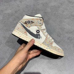 NIKE AIR JORDAN 1 MID SE 'BRUSHSTROKE PAINT SPLATTER' DA8005 100 SIZE 40.5 GIÀY 2HAND CHÍNH HÃNG PVN20631