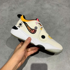 NIKE TEAM HUSTLE D 11 (GS) 'DOODLES' FJ7688 101 SIZE 40 GIÀY 2HAND CHÍNH HÃNG  PVN20386