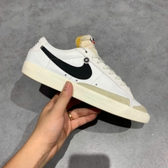 NIKE BLAZER LOW '77 VINTAGE 'WHITE BLACK' DA6364 101 SIZE 41 GIÀY 2HAND CHÍNH HÃNG PVN20428