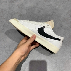 NIKE BLAZER LOW '77 VINTAGE 'WHITE BLACK' DA6364 101 SIZE 41 GIÀY 2HAND CHÍNH HÃNG PVN20428