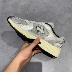 NEW BALANCE 530 WHITE SILVER METALLIC MR530TA SIZE 41.5 GIÀY 2HAND CHÍNH HÃNG 21029