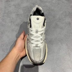 NEW BALANCE 530 WHITE SILVER METALLIC MR530TA SIZE 41.5 GIÀY 2HAND CHÍNH HÃNG 21029