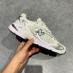 NEW BALANCE 725 'METALLIC SILVER WHITE' ML725B SIZE 41.5 GIÀY 2HAND CHÍNH HÃNG PVN21039