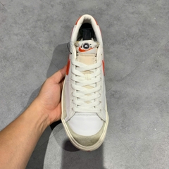 NIKE BLAZER LOW '77 VINTAGE 'WHITE TEAM ORANGE' DA6364 104 SIZE 41 GIÀY 2HAND CHÍNH HÃNG PVN20391