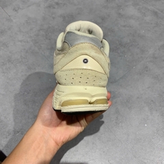 NEW BALANCE 2002R CALM TAUPE M2002RCC SIZE 44 GIÀY 2HAND CHÍNH HÃNG PVN21027