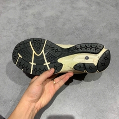 NEW BALANCE 2002R CALM TAUPE M2002RCC SIZE 44 GIÀY 2HAND CHÍNH HÃNG PVN21027