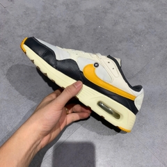 Nike Air Max SC 'Sail University Gold' FQ0205-133 SIZE 40.5 GIÀY 2HAND CHÍNH HÃNG PVN21124