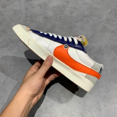 NIKE BLAZER LOW '77 JUMBO WHITE DARK SAPPHIRE BLUE SAFETY ORANGE DV9122 181 SIZE 41 GIÀY 2HAND CHÍNH HÃNG PVN21567