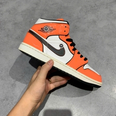 Air Jordan 1 Mid SE Turf Orange DD6834 802 SIZE 40 GIÀY 2HAND CHÍNH HÃNG PVN21774