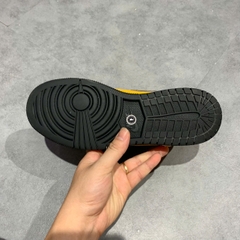 JORDAN 1 MID UNIVERSITY GOLD BLACK (GS) 554725 700 SIZE 38.5 GIÀY 2HAND CHÍNH HÃNG PVN22134