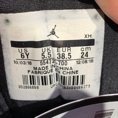 JORDAN 1 MID UNIVERSITY GOLD BLACK (GS) 554725 700 SIZE 38.5 GIÀY 2HAND CHÍNH HÃNG PVN22134