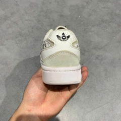 🔥 ADIDAS COURTIC – SIZE 42 – PVN22440 – CHÍNH HÃNG