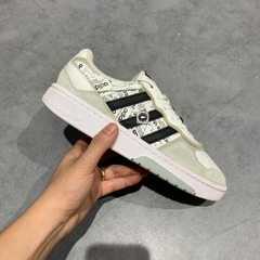 🔥 ADIDAS COURTIC – SIZE 42 – PVN22440 – CHÍNH HÃNG