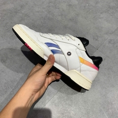 🔥 REEBOK BB 4000 COZY SHOCK ABSORPTION – WHITE/BLUE/YELLOW – SIZE 42 – PVN22576 – CHÍNH HÃNG