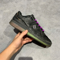 🔥 ADIDAS FORUM LOW ‘DARK WITCH’ – SIZE 42 – PVN22610 – CHÍNH HÃNG