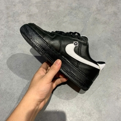 🔥 NIKE AIR FORCE 1 LOW RETRO QS ‘BLACK WHITE’ – SIZE 38.5 – PVN23086 – CHÍNH HÃNG