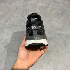 🔥 NIKE AIR MAX BLISS ‘BLACK / OIL GREY / IRON GREY / METALLIC SILVER’ – SIZE 38.5 – PVN22914 – CHÍNH HÃNG