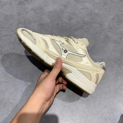 🔥 MIZUNO MXR ‘SUMMER SAND / PRISTINE’ – SIZE 40.5 – PVN23278 – CHÍNH HÃNG