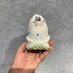 🔥 NIKE DOWNSHIFTER 13 “PEARL PINK / FOOTBALL GREY” – SIZE 36 – PVN23836 – CHÍNH HÃNG