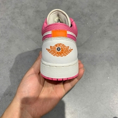 🔥 NIKE AIR JORDAN 1 LOW ‘PINKSICLE ORANGE’ – SIZE 37.5 – PVN23945 – CHÍNH HÃNG
