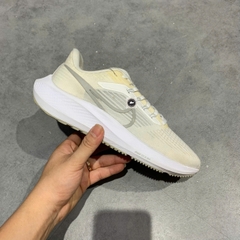 🔥 NIKE AIR ZOOM PEGASUS 39 ‘WHITE PURE PLATINUM’ – SIZE 38.5 – PVN23719 – CHÍNH HÃNG
