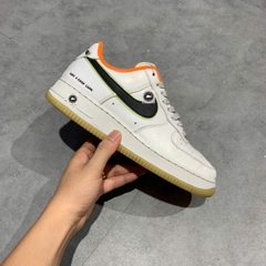 🔥 NIKE AIR FORCE 1 ‘07 LE ‘HAVE A GOOD GAME’ – SIZE 40.5 – PVN24626 – CHÍNH HÃNG