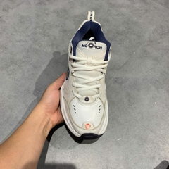 🔥 NIKE AIR MONARCH IV WHITE NAVY – SIZE 40.5 – PVN24667 – CHÍNH HÃNG