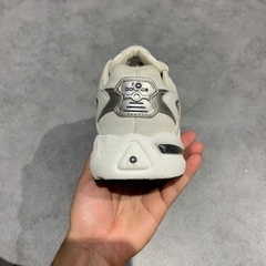 🔥 NEW BALANCE 725 “METALLIC SILVER WHITE” ML725B – SIZE 42 – PVN25007 – CHÍNH HÃNG