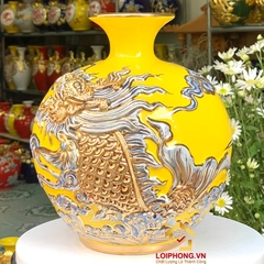 Bình hút tài lộc cá chép hóa rồng vẽ vàng màu vàng, xanh, đỏ cao 22 cm – 25 cm