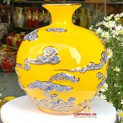 Bình hút tài lộc cá chép hóa rồng vẽ vàng màu vàng, xanh, đỏ cao 22 cm – 25 cm