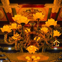 Đèn chùm hoa sen treo trần nhà 13 bông bằng lưu ly cao cấp