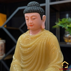 Tượng Phật Thích Ca Tĩnh Tâm Ngồi Đài Sen Tám Cạnh Bằng Bột Đá Thạch Anh Viền Vàng Cao 40cm