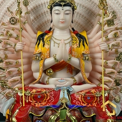 Tượng Thiên Thủ Thiên Nhãn Ngồi Đế Mây Bằng Bột Đá Vẽ Gấm Cao 40cm, 48cm