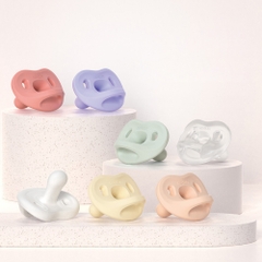 Ty ngậm 100% silicone Moyuum - 6m+ - Màu hồng dâu