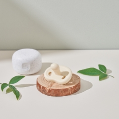 Ti giả 100% silicon Moyuum - 3-6m - Màu vàng