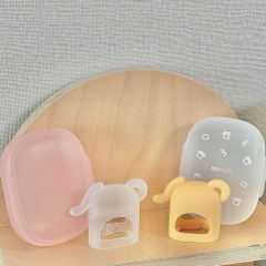Gặm nướu silicon Moyuum - 3m+ - Hình voi - Màu trong suốt