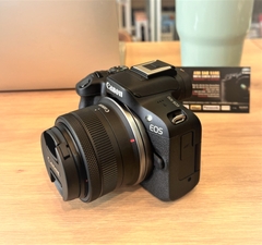 Canon R50