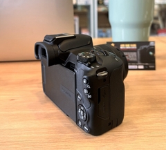 Canon R50