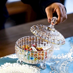 Hộp đựng bánh kẹo tết, mẫu mới màu trăng