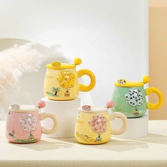 Cốc Sứ Uống Cà Phê In Hình  Dễ Thương Kèm Muỗng Và Nắp Đậy Dùng Làm Quà Tặng