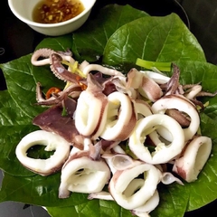 Mực ống hấp sả