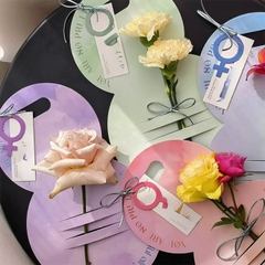 Set 3 cái thiệp giấy cài cành hoa có quai cầm mới lạ