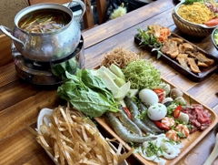 Lẩu Riêu Cua Đồng Ở Đâu Ngon? Toạ Độ Ẩm Thực Cực Chất Cho Hội Mê Ăn Uống