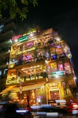 Quán Nhậu View Bờ Kè Chill Quận 1 – Mồi Ngon, Giá Rẻ