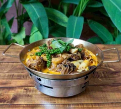 Lẩu khô vịt om bia